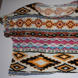 ✨ F21 Tribal Print Crop Top ✨